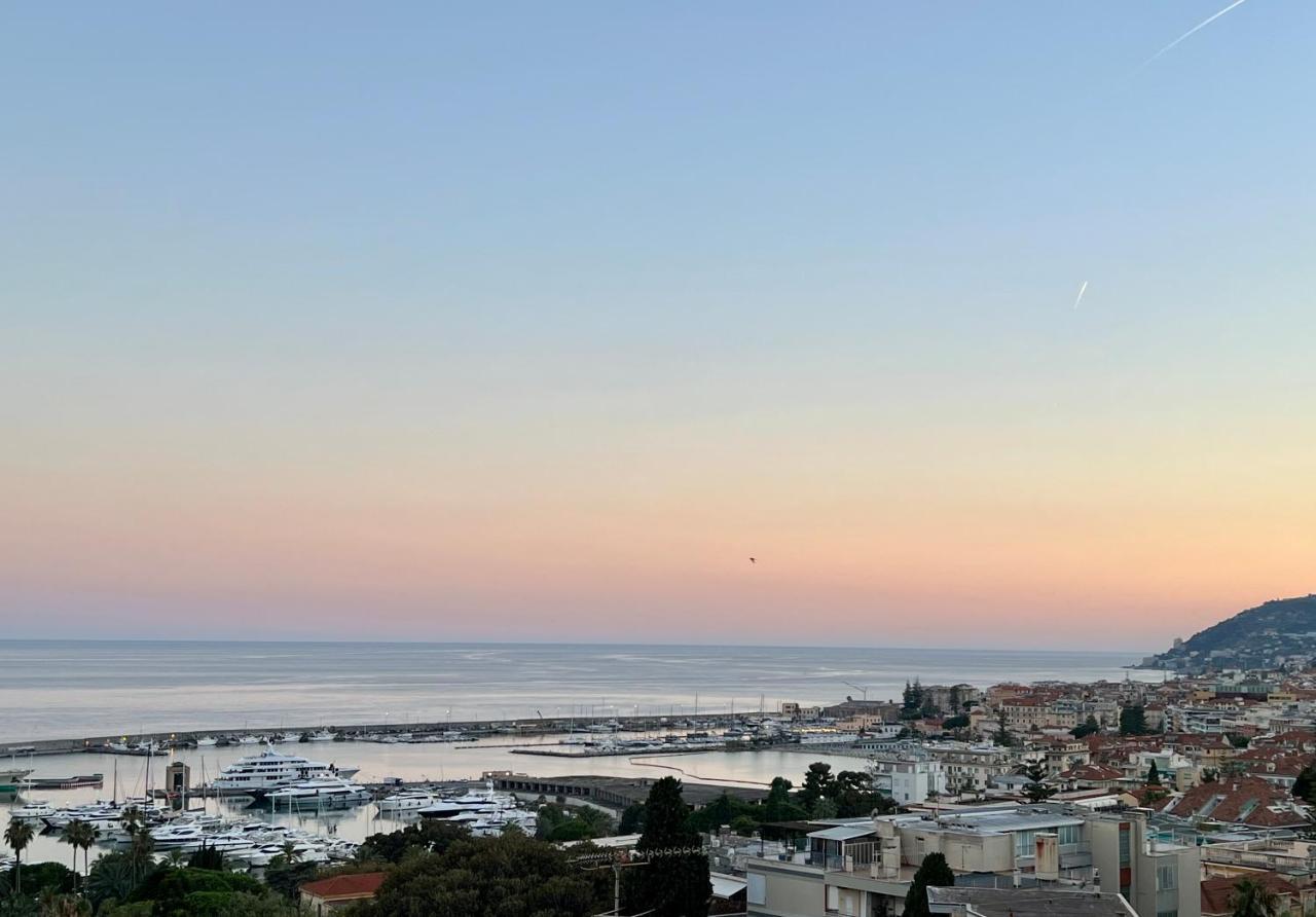 Special Home Vista Mare E Parcheggio Privato Санремо Экстерьер фото